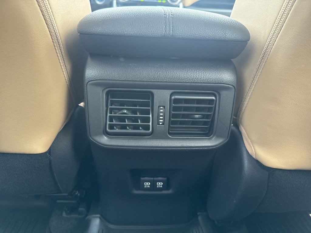 Thumbnail: 2020 Toyota RAV4 - 24