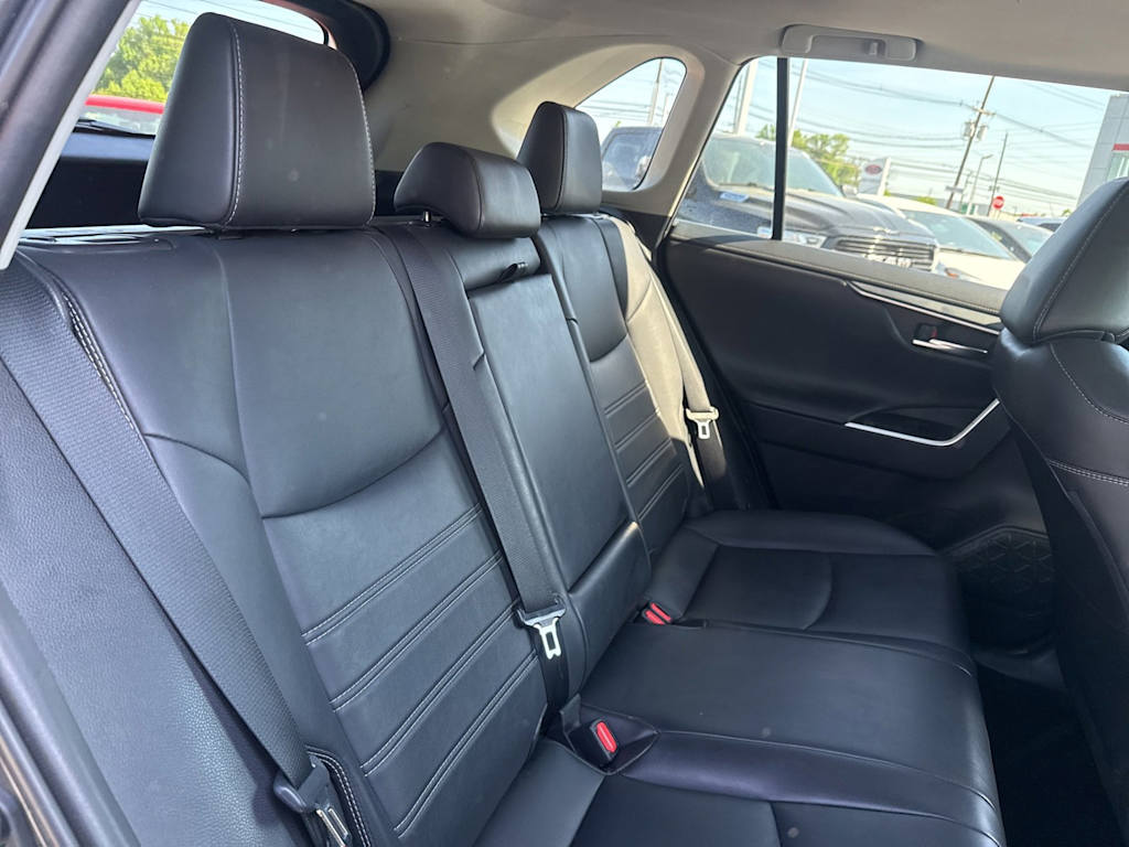 Thumbnail: 2019 Toyota RAV4 - 25