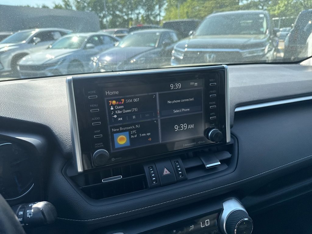 Thumbnail: 2019 Toyota RAV4 - 14
