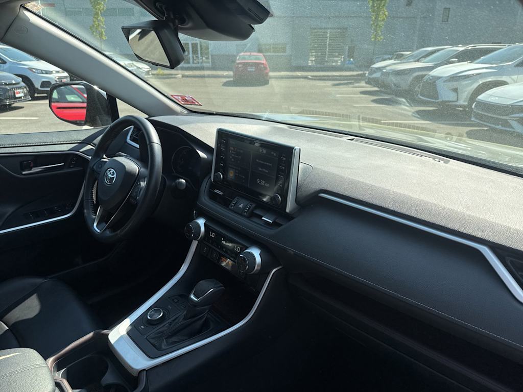 Thumbnail: 2019 Toyota RAV4 - 8