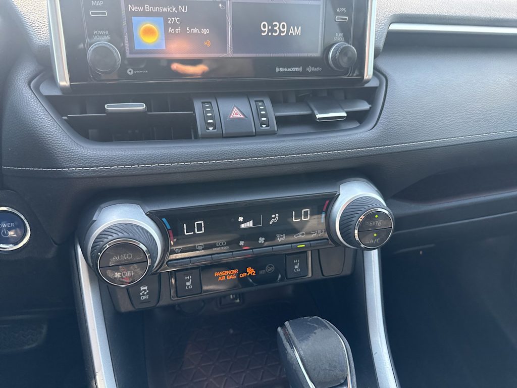 Thumbnail: 2019 Toyota RAV4 - 26