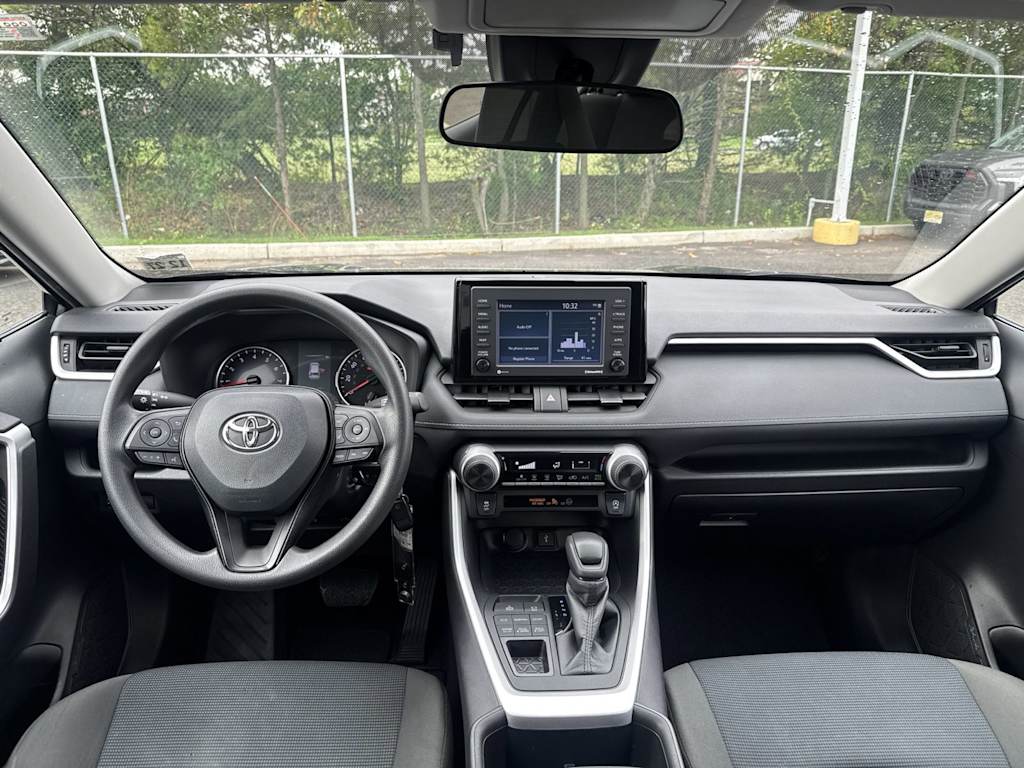 Thumbnail: 2022 Toyota RAV4 - 12