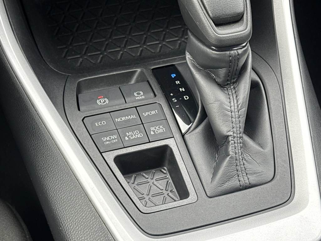 Thumbnail: 2022 Toyota RAV4 - 14