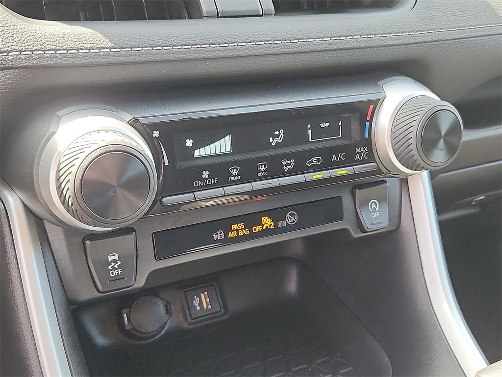 2023 Toyota RAV4 LE 21