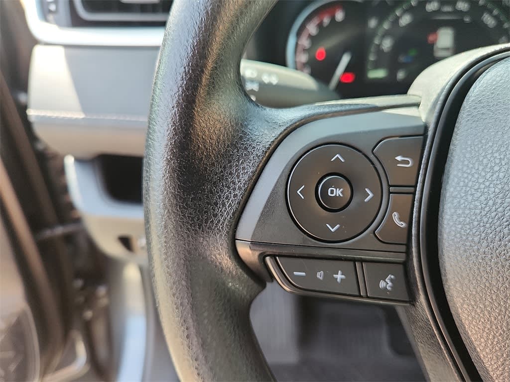 2023 Toyota RAV4 LE 23