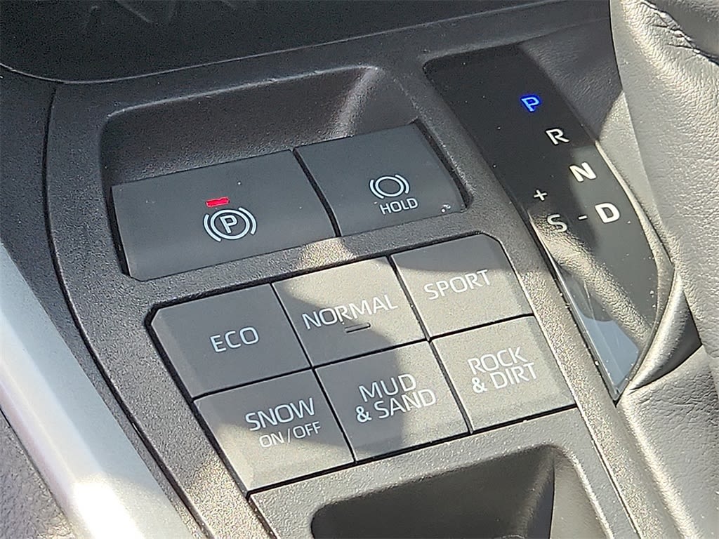 2023 Toyota RAV4 LE 26