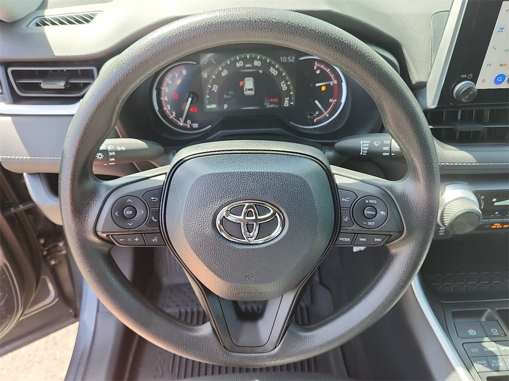 2023 Toyota RAV4 LE 9