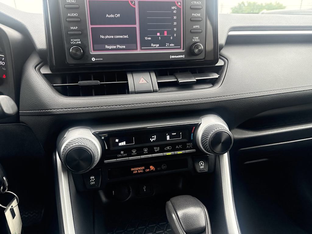 Thumbnail: 2020 Toyota RAV4 - 22