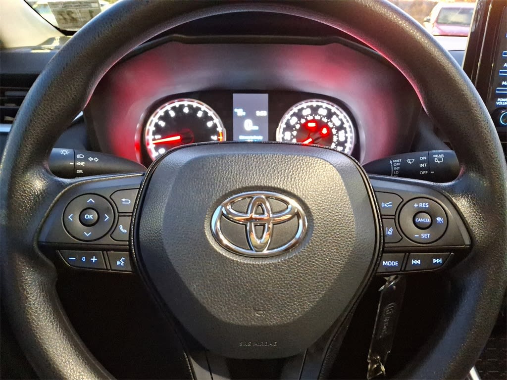 2022 Toyota RAV4 LE 20