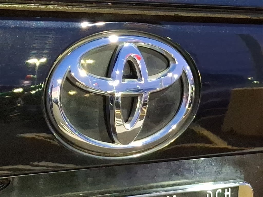 2022 Toyota RAV4 LE 25