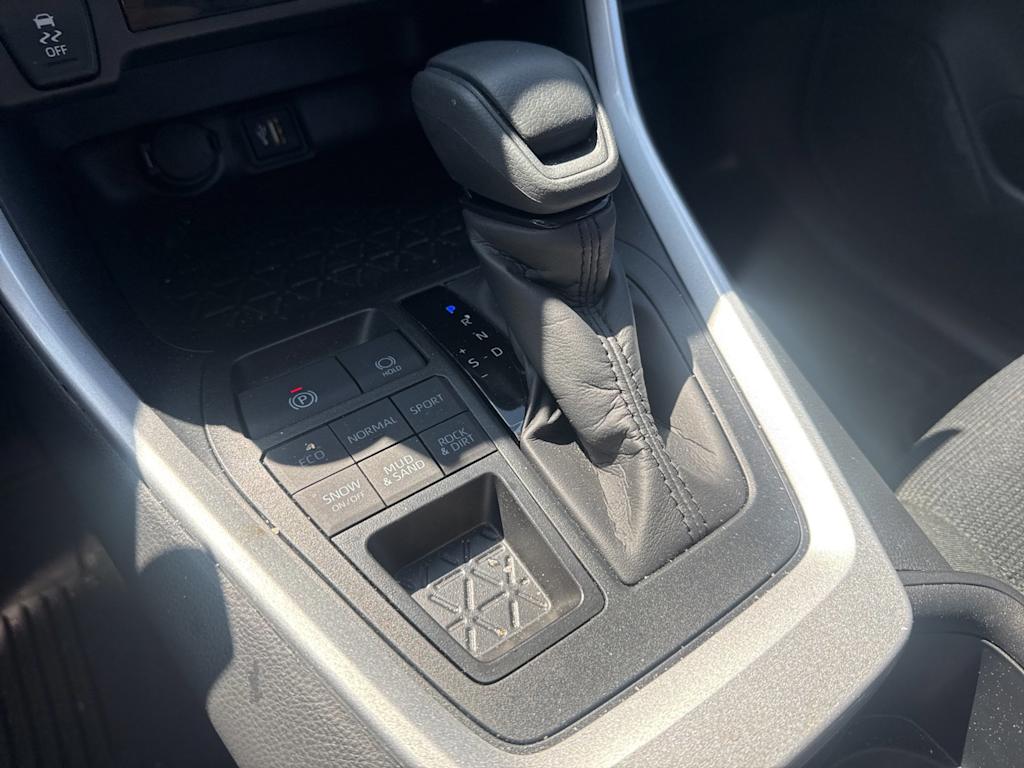 Thumbnail: 2025 Toyota RAV4 - 15