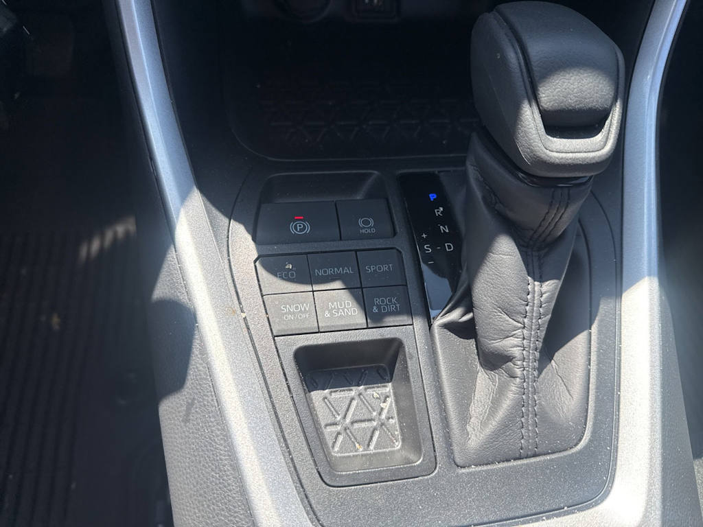 Thumbnail: 2025 Toyota RAV4 - 26