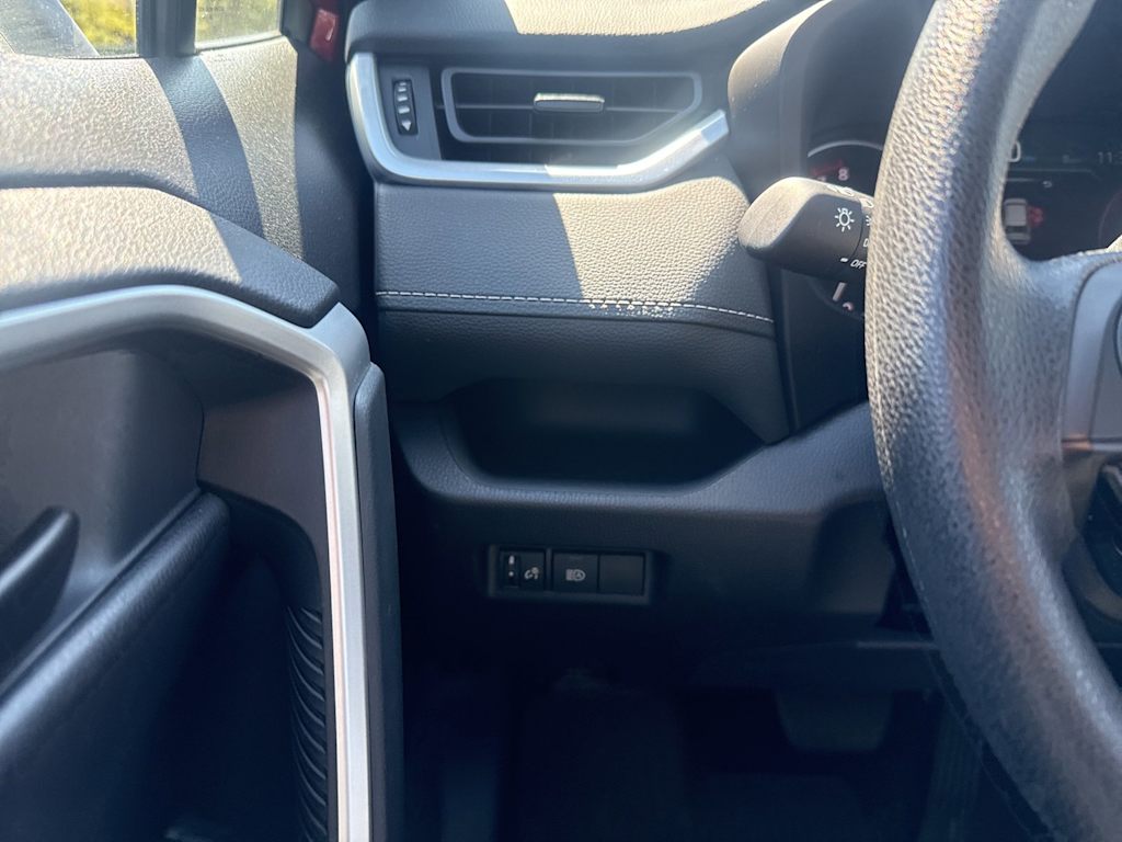 Thumbnail: 2025 Toyota RAV4 - 27