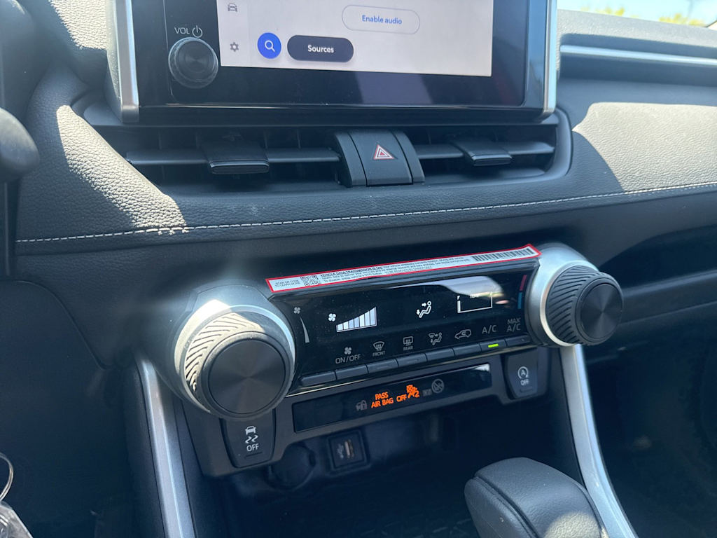 Thumbnail: 2025 Toyota RAV4 - 24