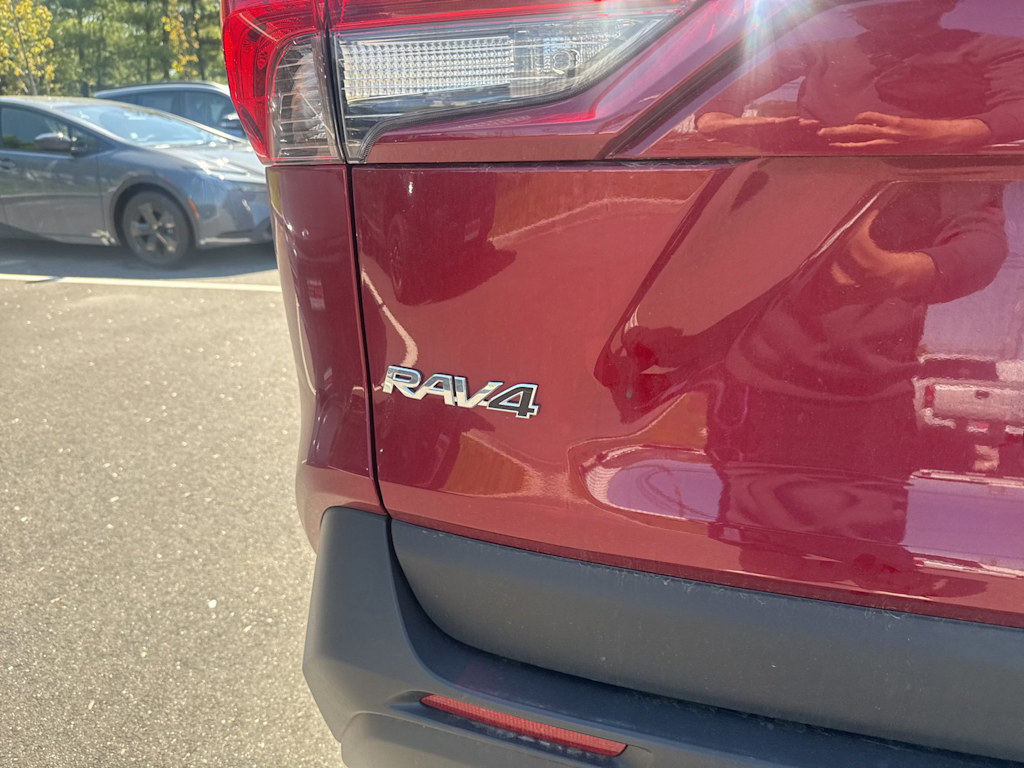 Thumbnail: 2025 Toyota RAV4 - 21