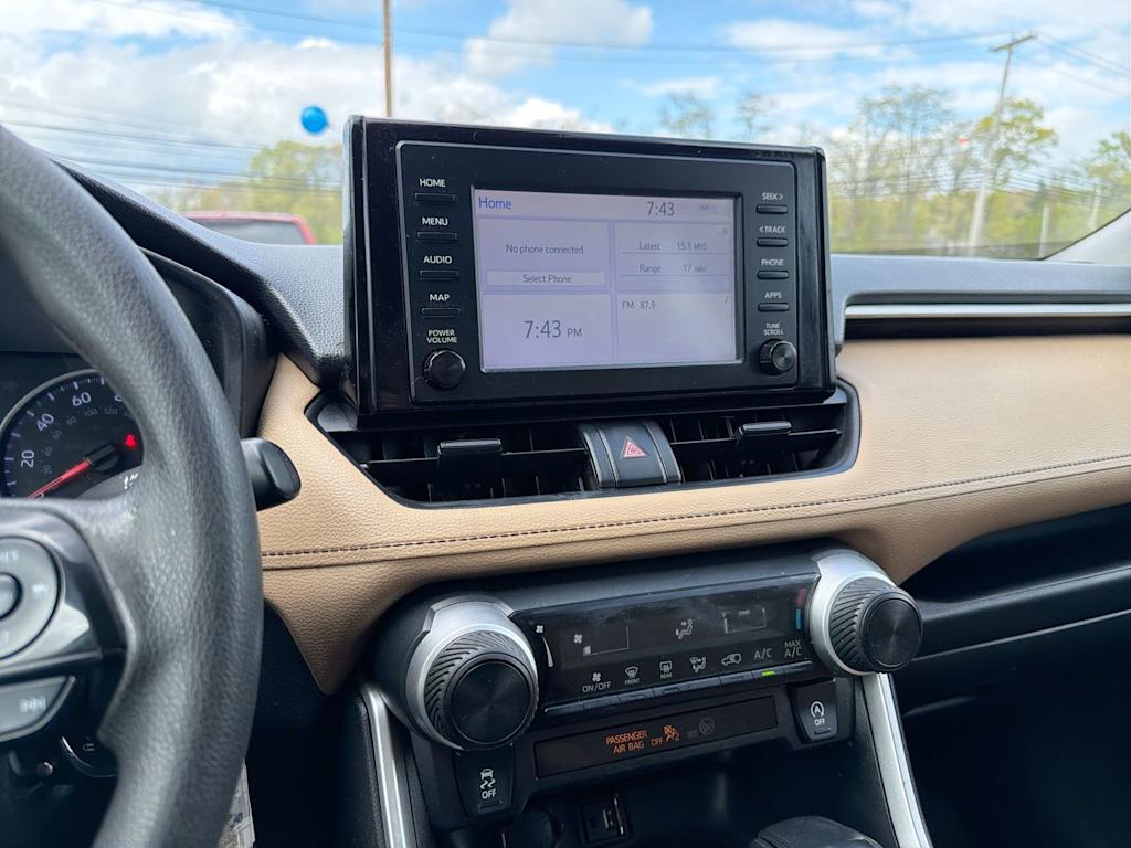 Thumbnail: 2019 Toyota RAV4 - 15