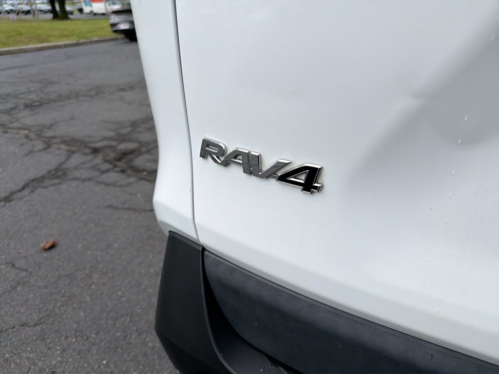 Thumbnail: 2019 Toyota RAV4 - 7