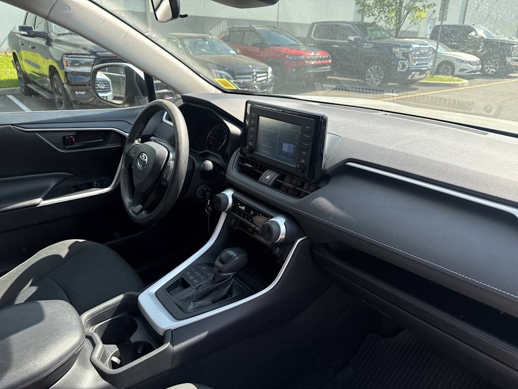 Thumbnail: 2019 Toyota RAV4 - 8
