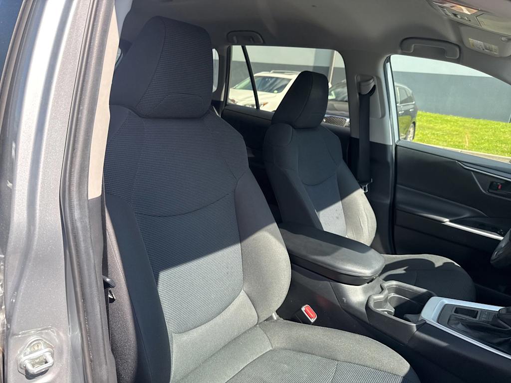Thumbnail: 2019 Toyota RAV4 - 10