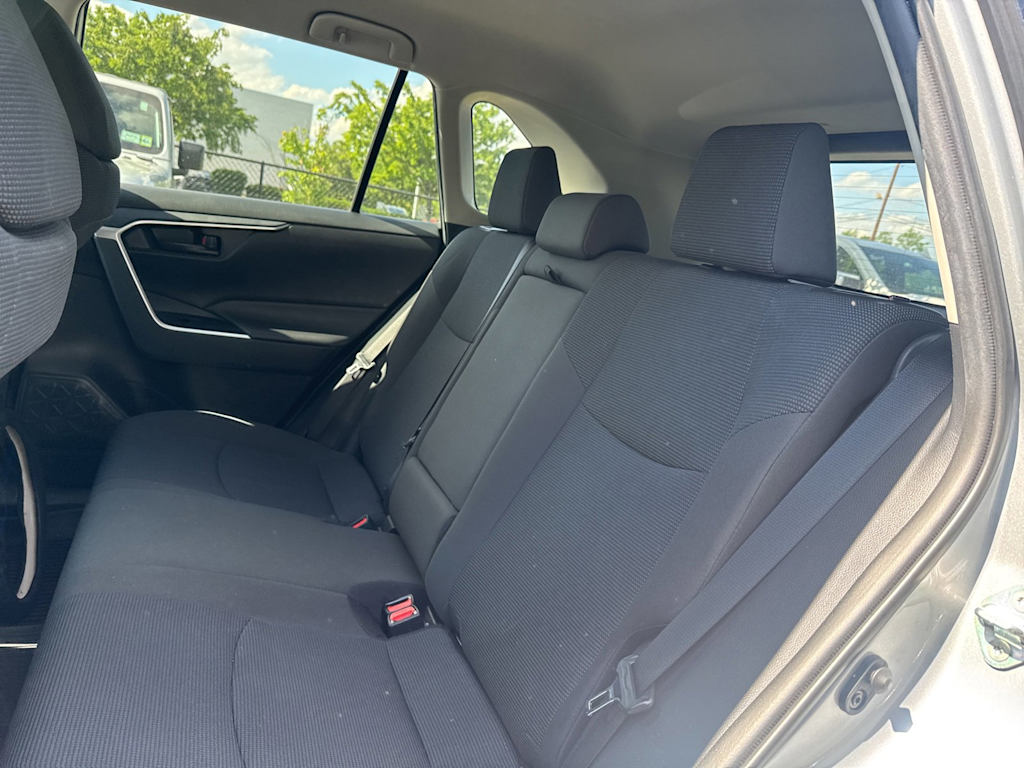 Thumbnail: 2019 Toyota RAV4 - 11