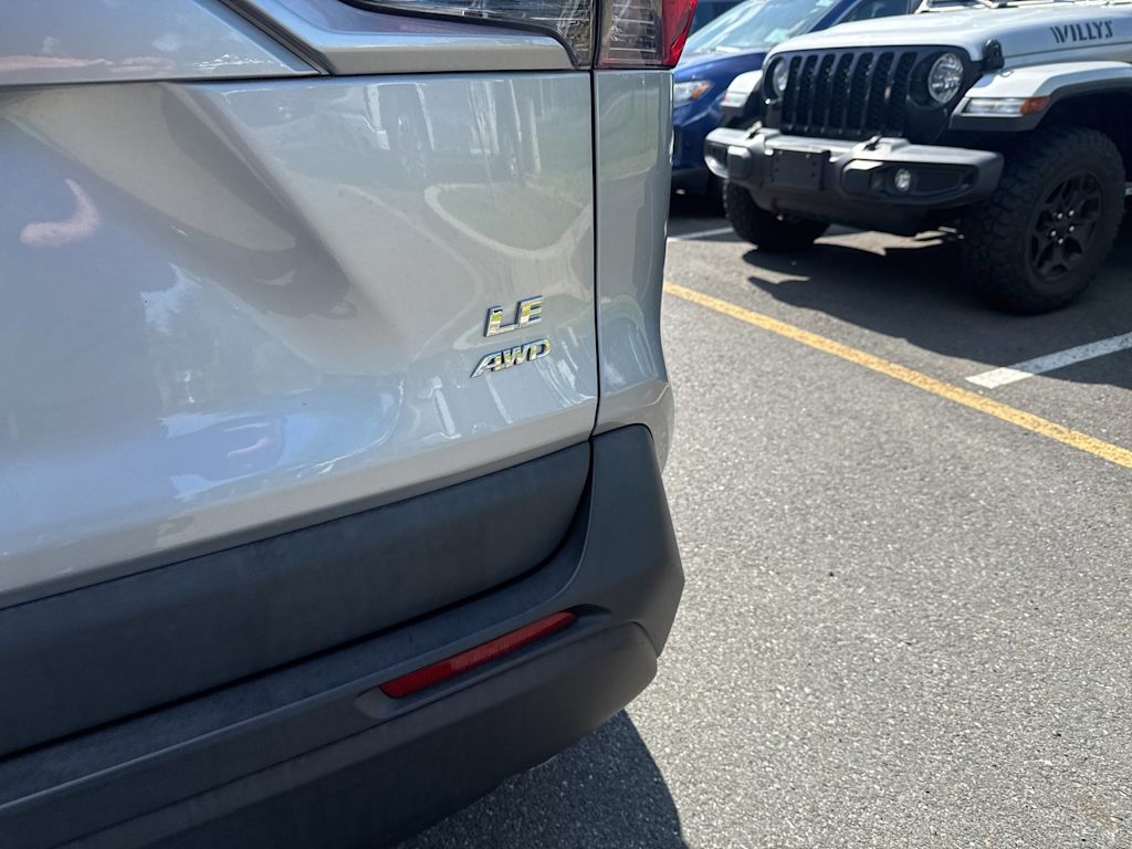 Thumbnail: 2019 Toyota RAV4 - 20