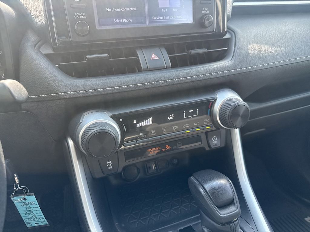Thumbnail: 2019 Toyota RAV4 - 23