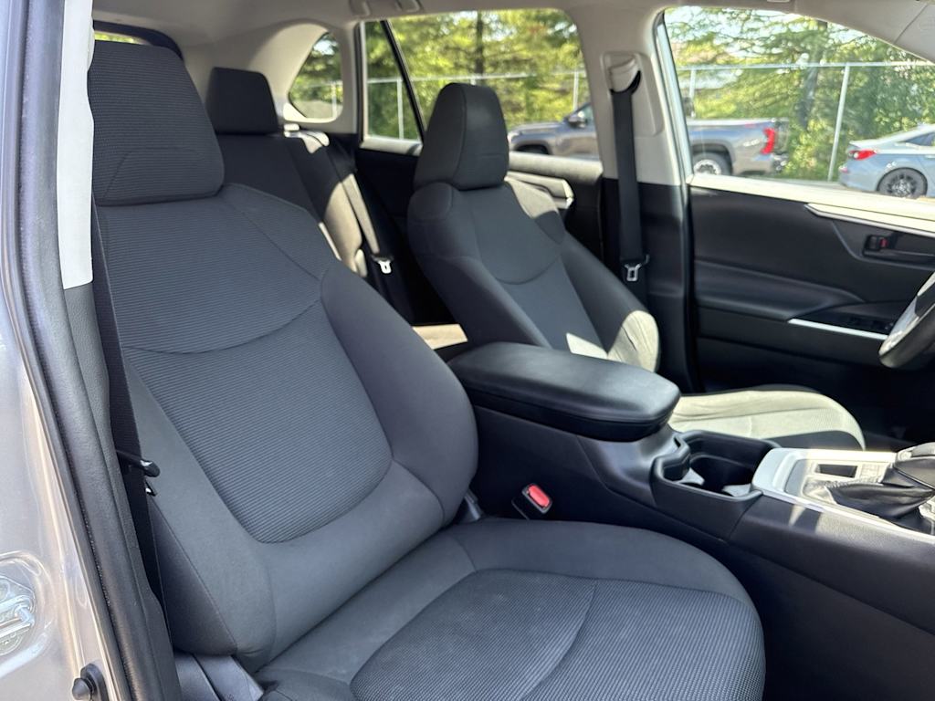 Thumbnail: 2019 Toyota RAV4 - 10