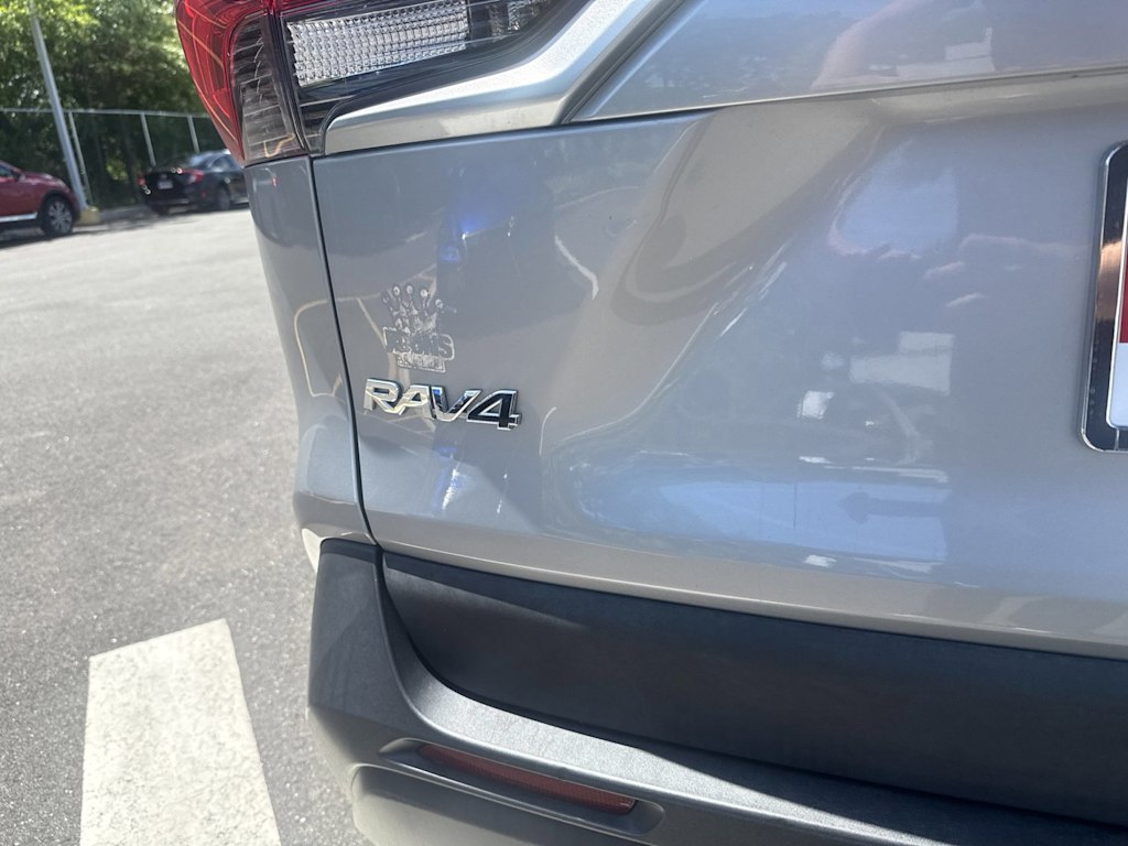 Thumbnail: 2019 Toyota RAV4 - 20