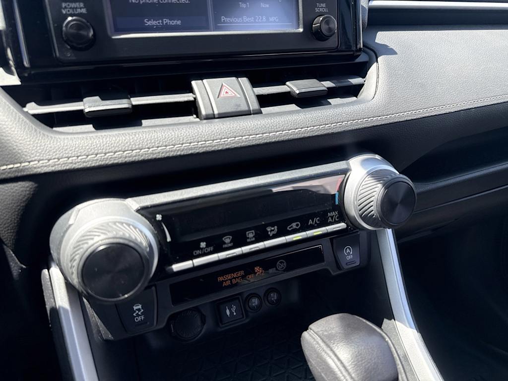 Thumbnail: 2019 Toyota RAV4 - 22