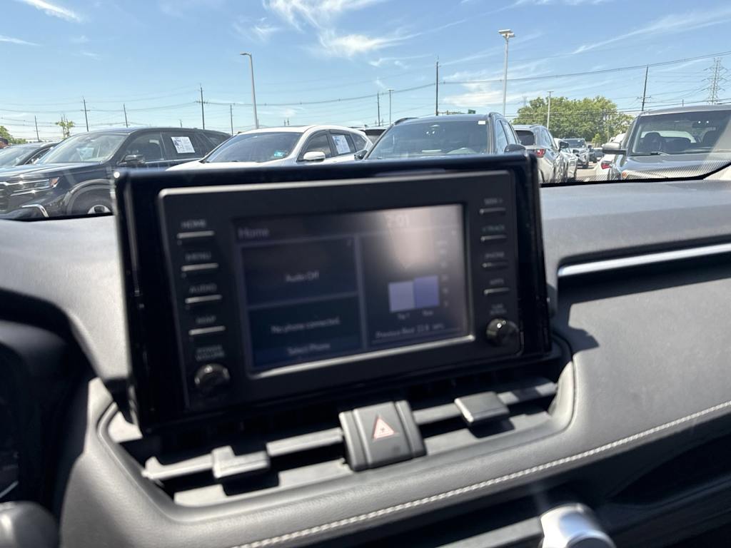 Thumbnail: 2019 Toyota RAV4 - 14