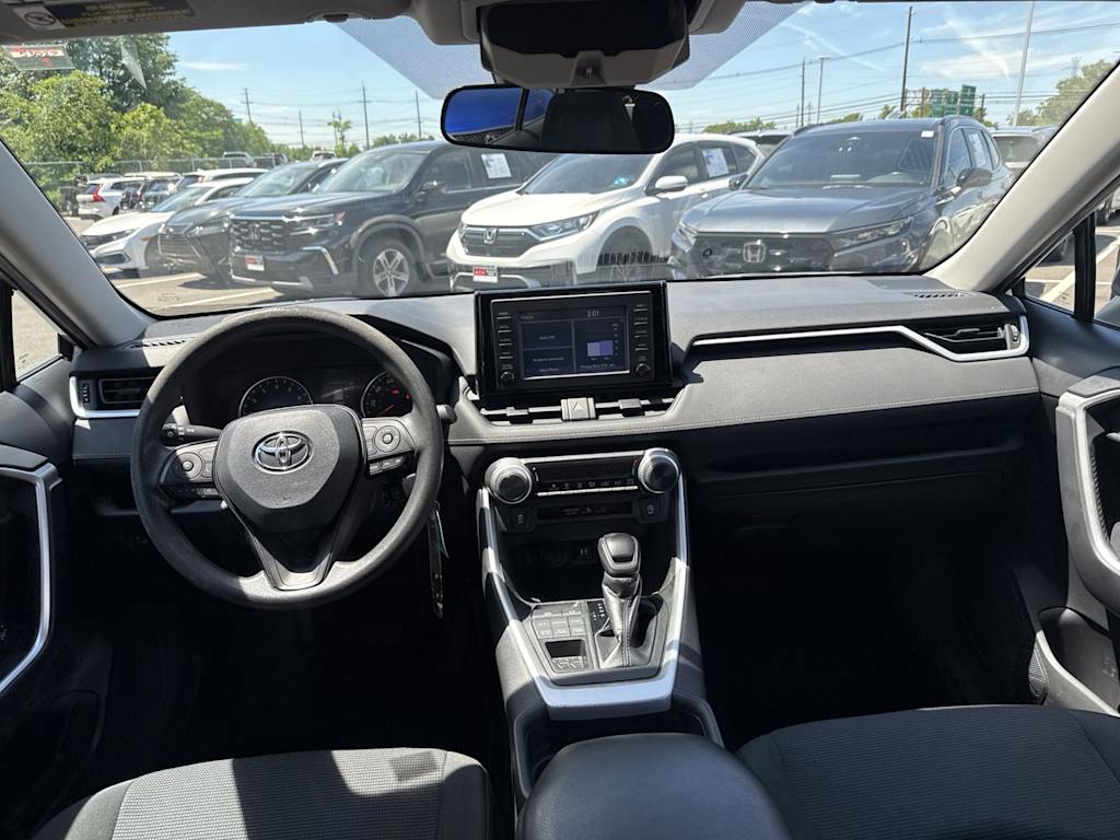 Thumbnail: 2019 Toyota RAV4 - 13