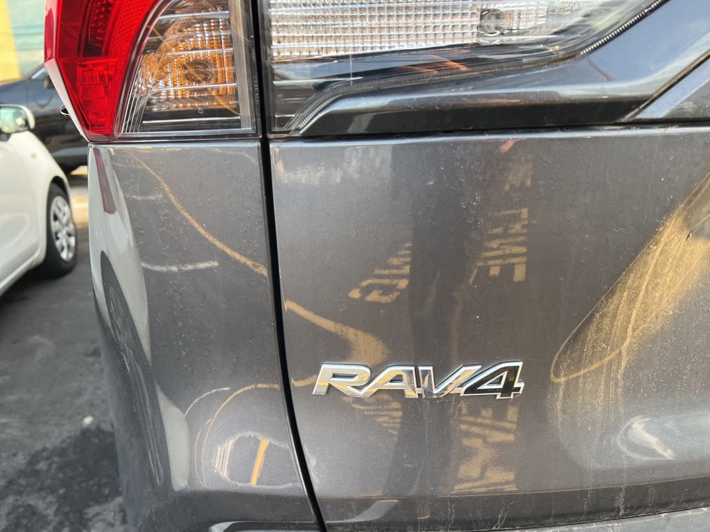 2021 Toyota RAV4 XLE 4