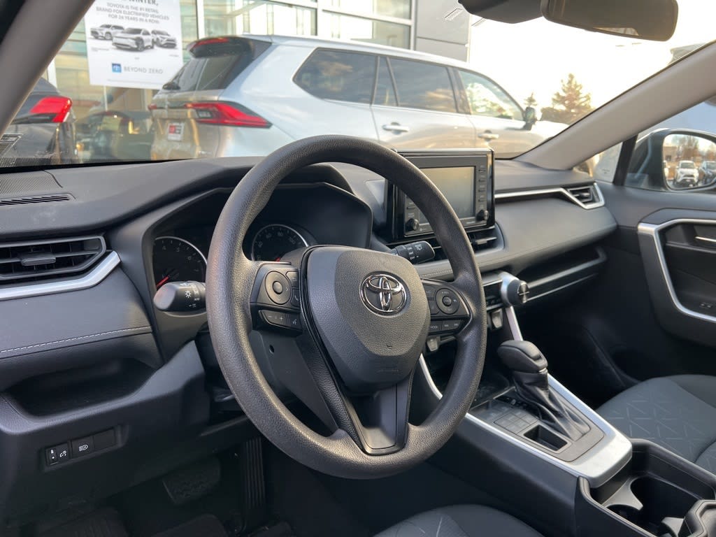 2021 Toyota RAV4 XLE 2