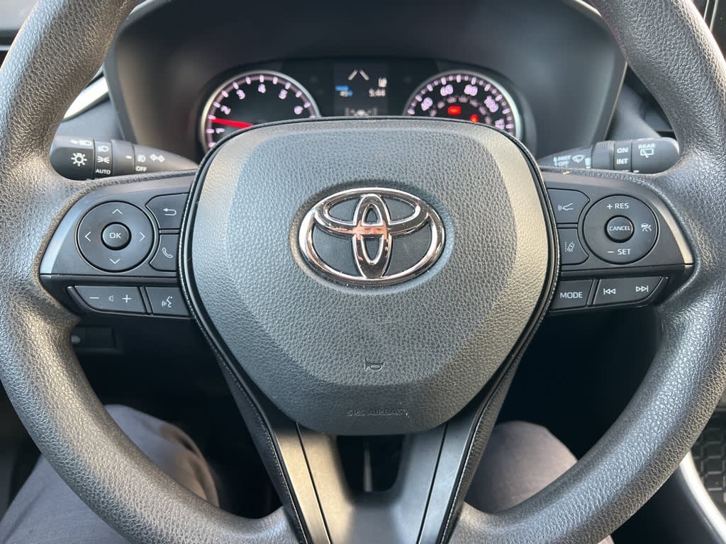 2021 Toyota RAV4 XLE 16