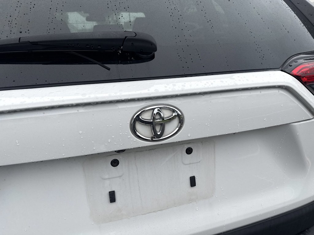 Thumbnail: 2022 Toyota RAV4 - 18