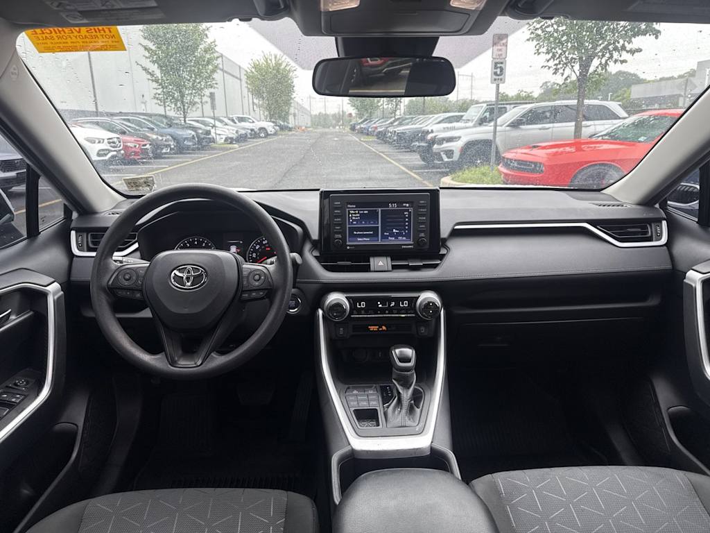 Thumbnail: 2022 Toyota RAV4 - 12