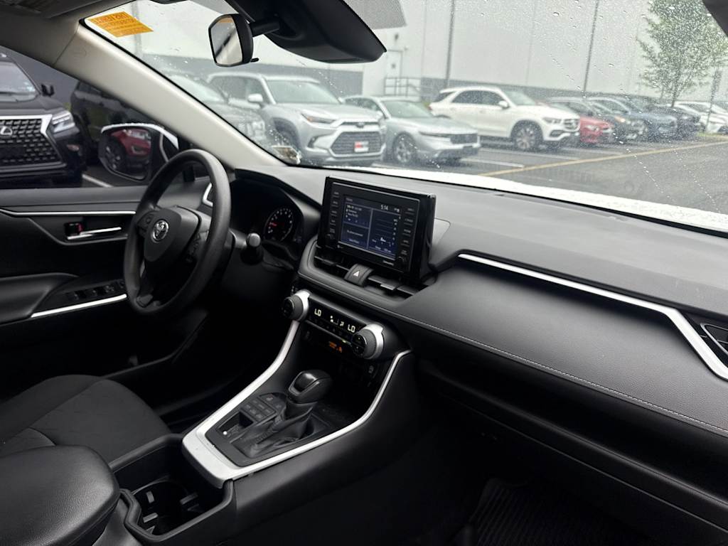 Thumbnail: 2022 Toyota RAV4 - 8