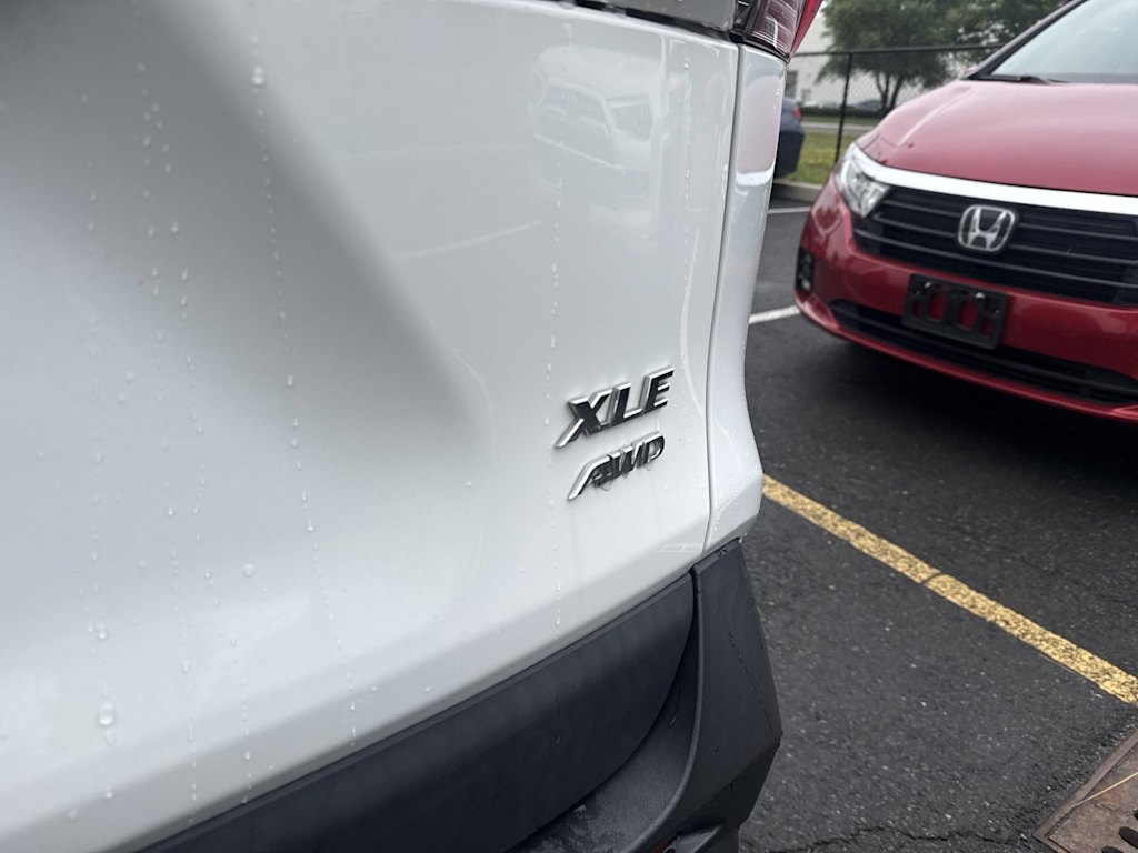 Thumbnail: 2022 Toyota RAV4 - 19