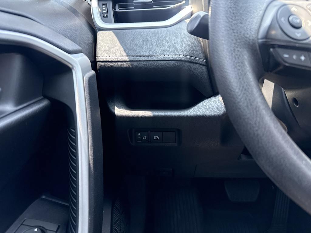 Thumbnail: 2022 Toyota RAV4 - 23