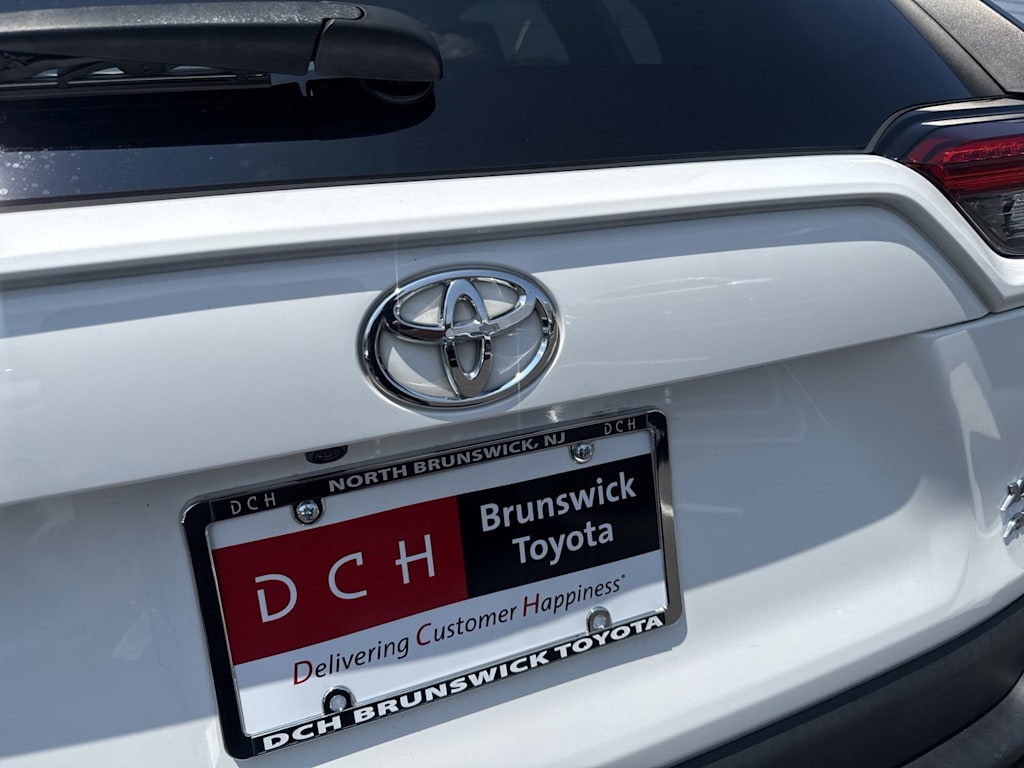 Thumbnail: 2022 Toyota RAV4 - 19