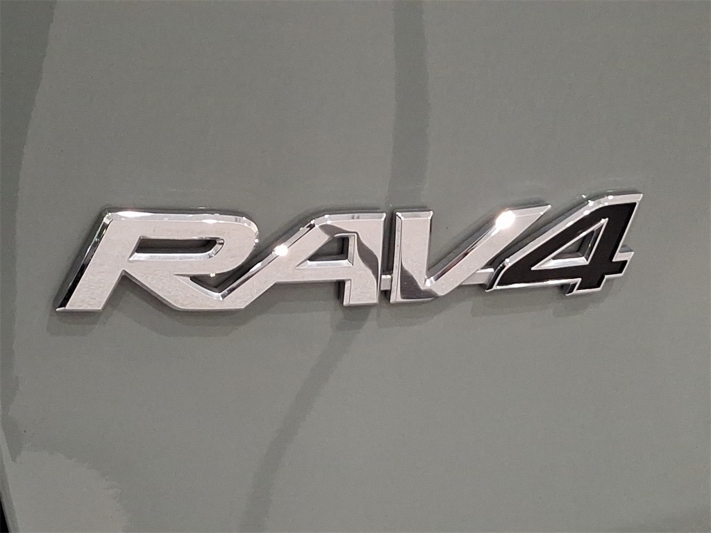 2023 Toyota RAV4 XLE 7