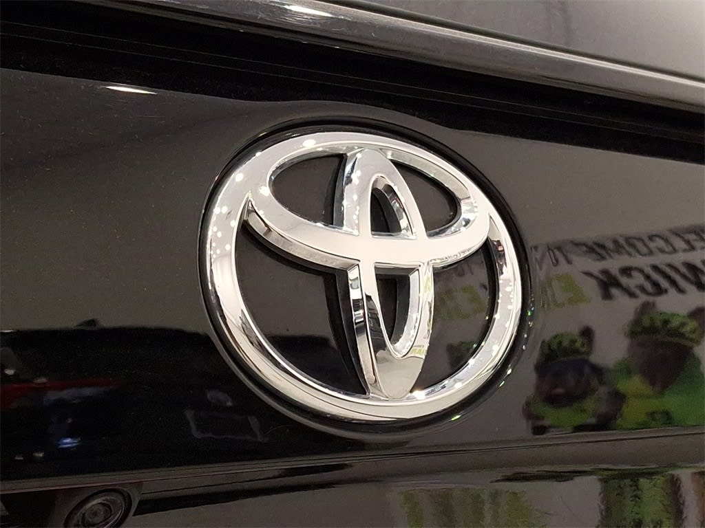 2022 Toyota RAV4 XLE 7