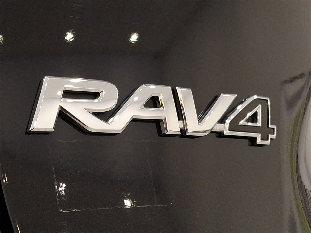 2022 Toyota RAV4 XLE 31