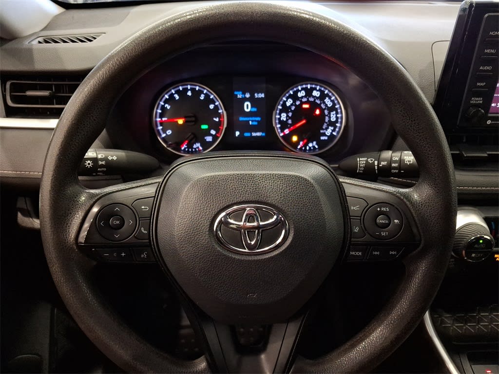 2022 Toyota RAV4 XLE 10