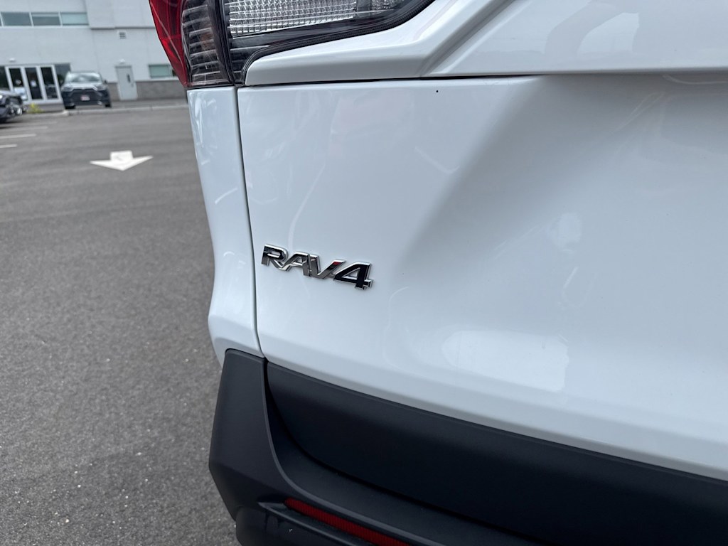 Thumbnail: 2024 Toyota RAV4 - 19
