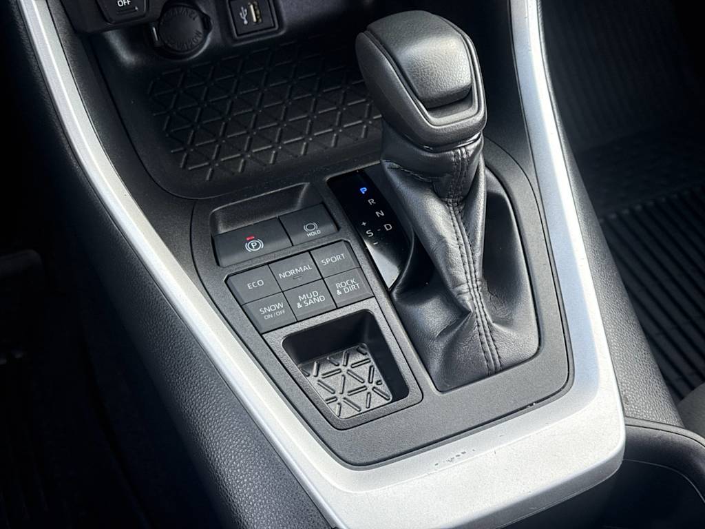 Thumbnail: 2025 Toyota RAV4 - 14
