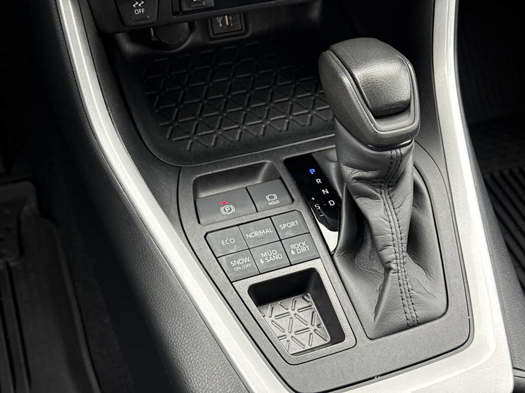 Thumbnail: 2024 Toyota RAV4 - 15