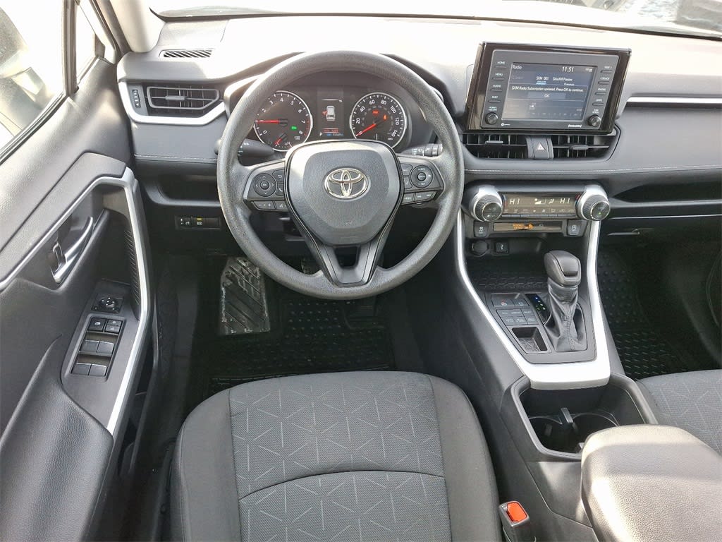 2022 Toyota RAV4 XLE 2