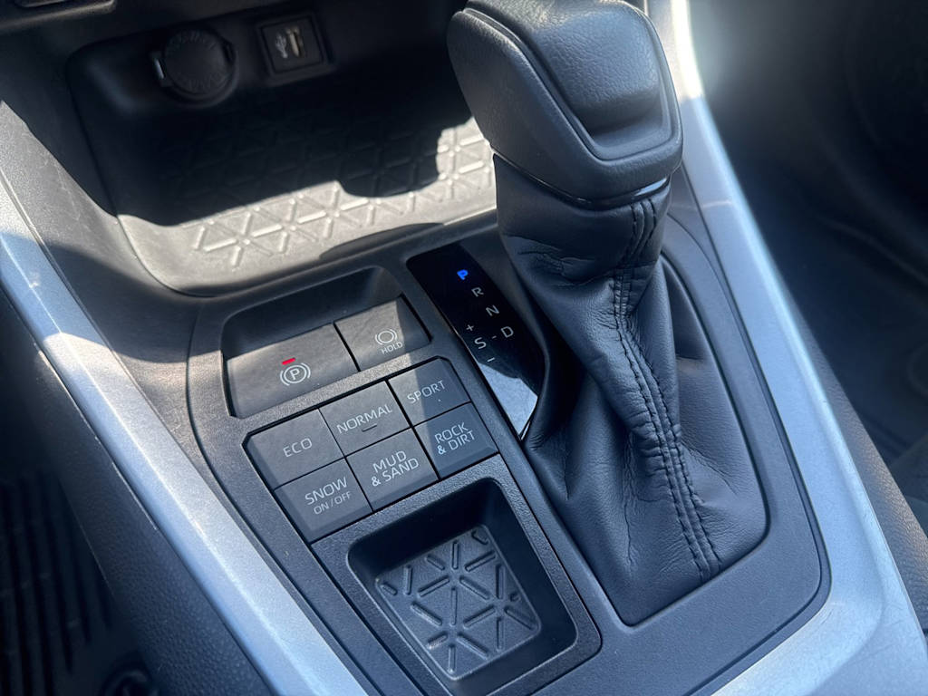 Thumbnail: 2023 Toyota RAV4 - 8