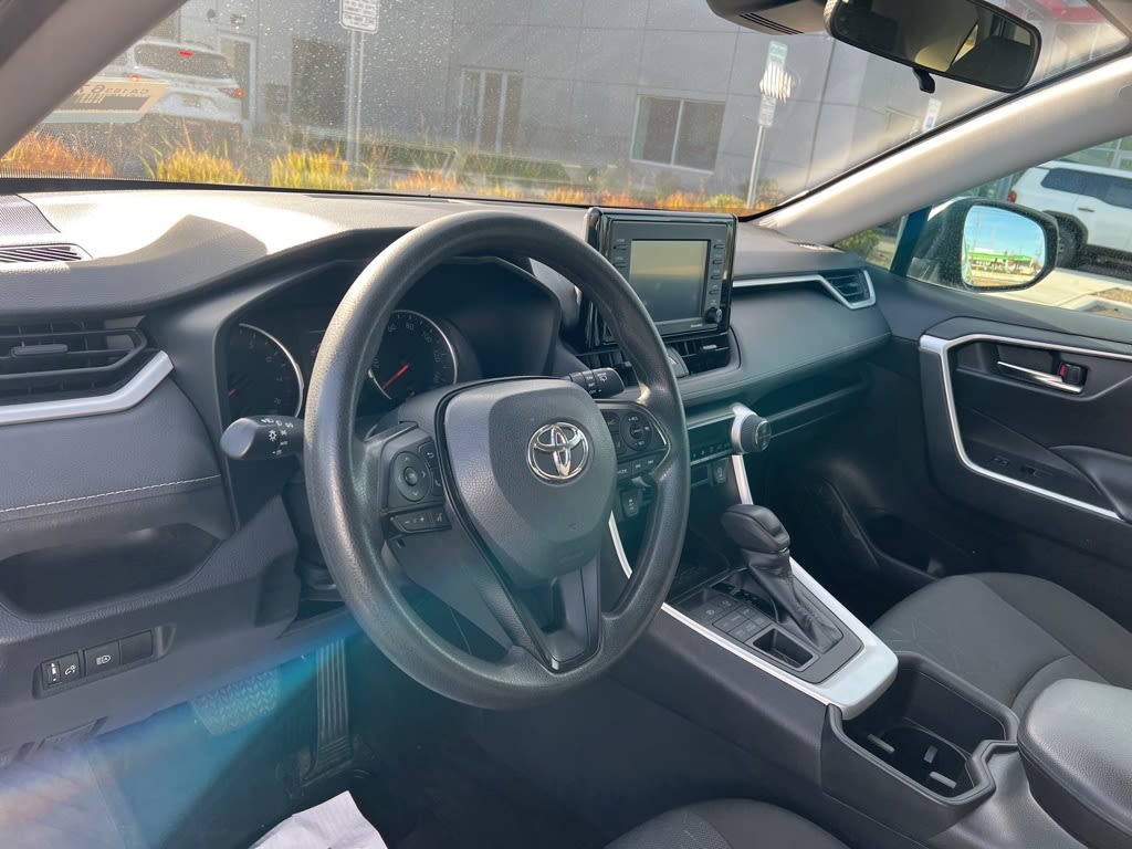 2022 Toyota RAV4 XLE 3